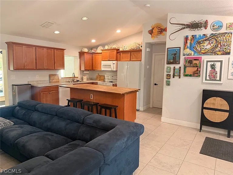 3195 Mayflower Ter — Photo 4