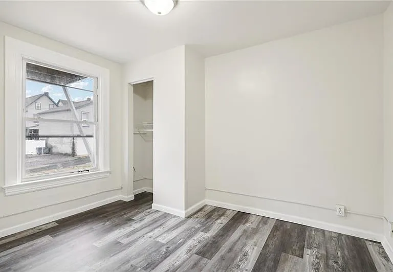 328 James St — Photo 28