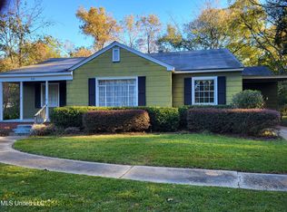 221 S Park Dr, Jackson, MS 39211
