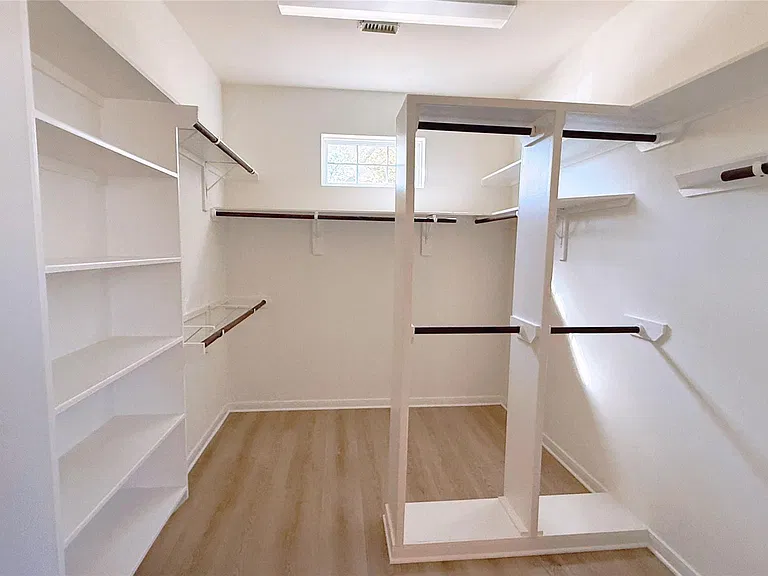 8610 Rising Oak Ln — Photo 33
