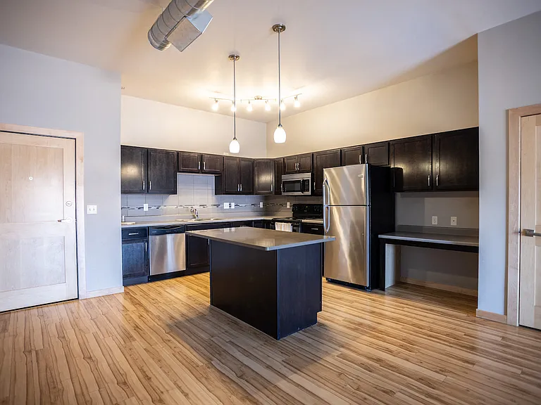Uptown Exchange Lofts — Photo 2