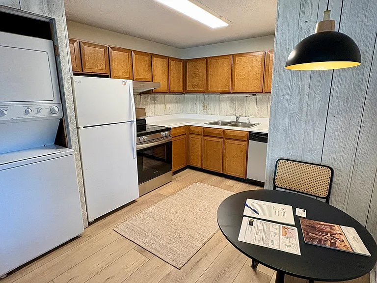 700 S Monarch St #207 — Photo 3