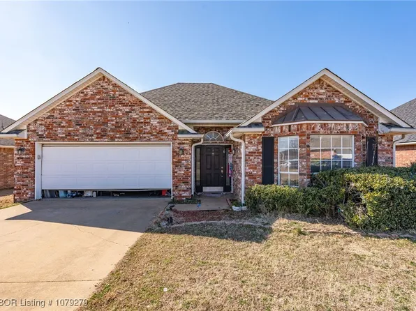 7114 Red Pine Dr, Fort Smith, AR 72916