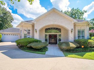 1700 Oakmont Cir, Longview, TX 75605