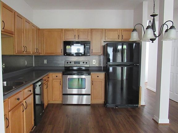 4th image of 2031 Celebration Park Cir