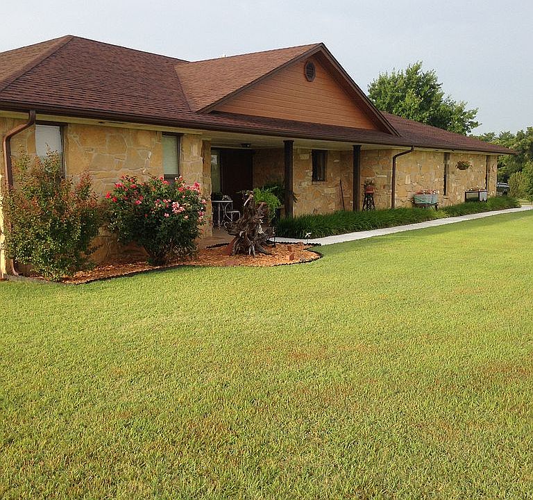 By owner! Linda 405-623-5975