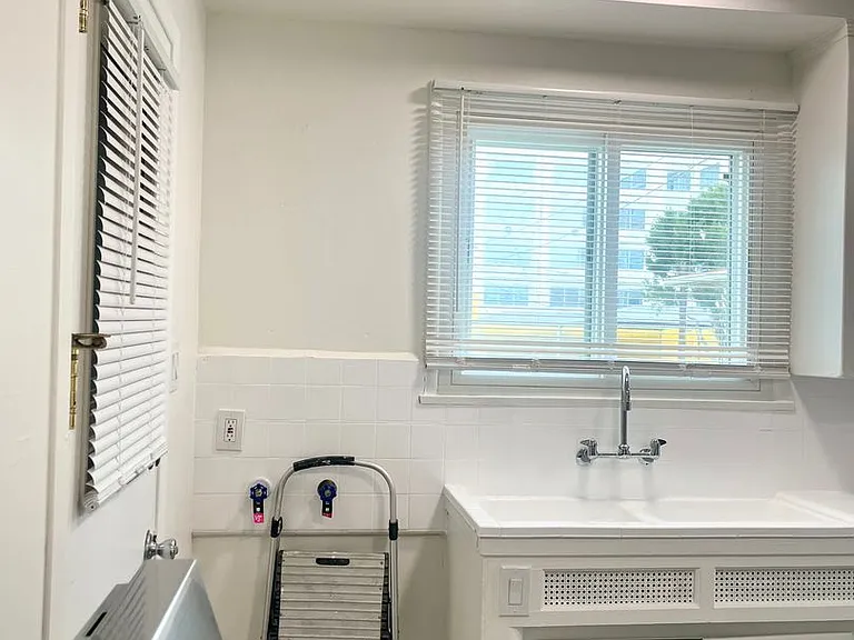 8400-8422 Crenshaw Dr #3357-3365 — Photo 16