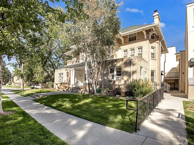 860 N Emerson St — Photo 11