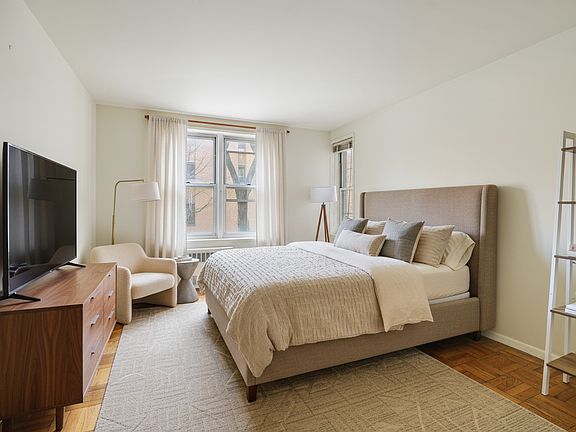 5th image of 64 E 94th St APT 2D