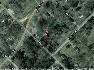 104 N Hackberry St, Sweeny, TX 77480