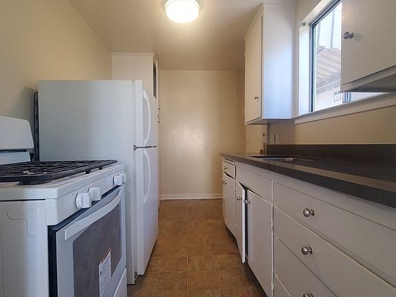 3rd image of 451 Tamarack Ln