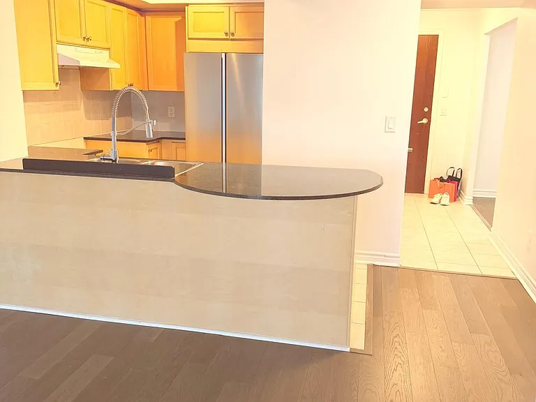 18 Kenaston Gdns N #305 — Photo 15