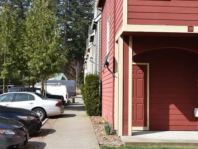 1517 SE 127th Ave #9 — Photo 3