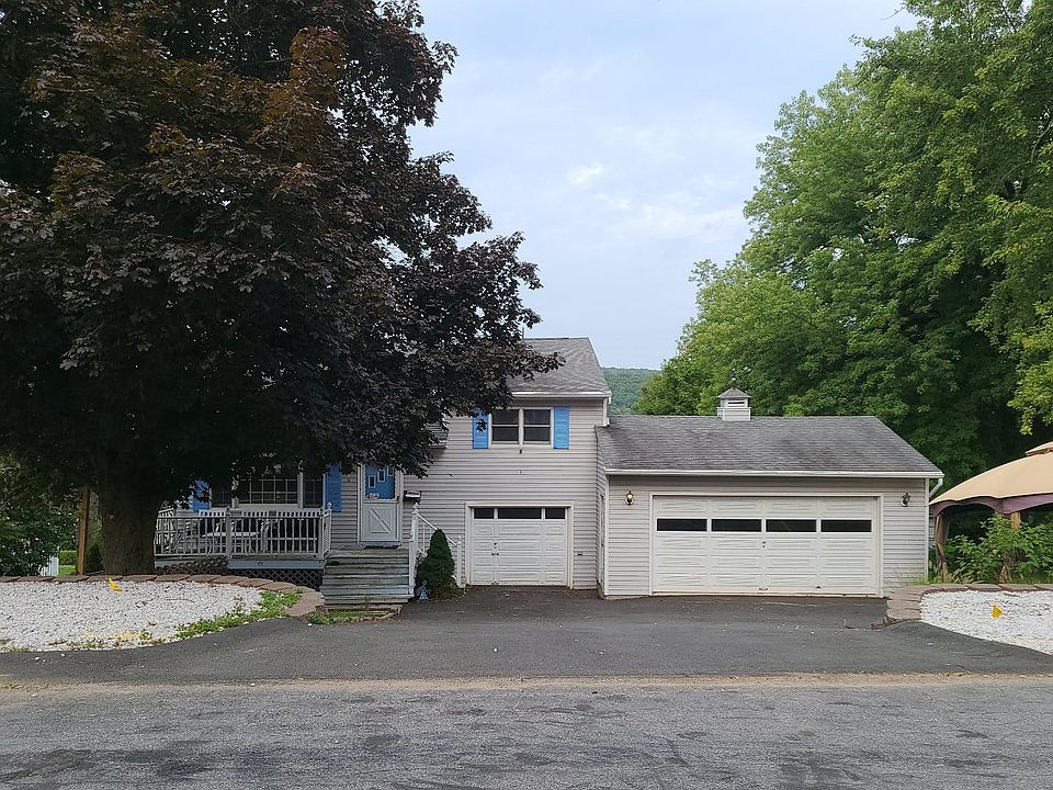 1st image of 10 Madison Dr