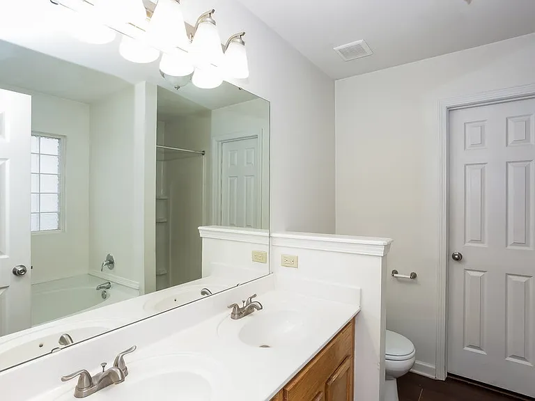 7103 Fox Point Dr — Photo 12