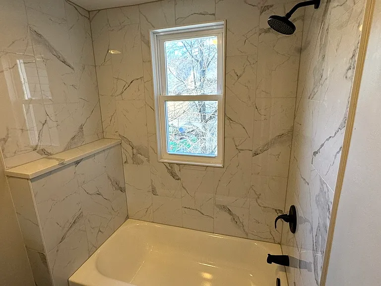 722 E 4th St #3 — Photo 16