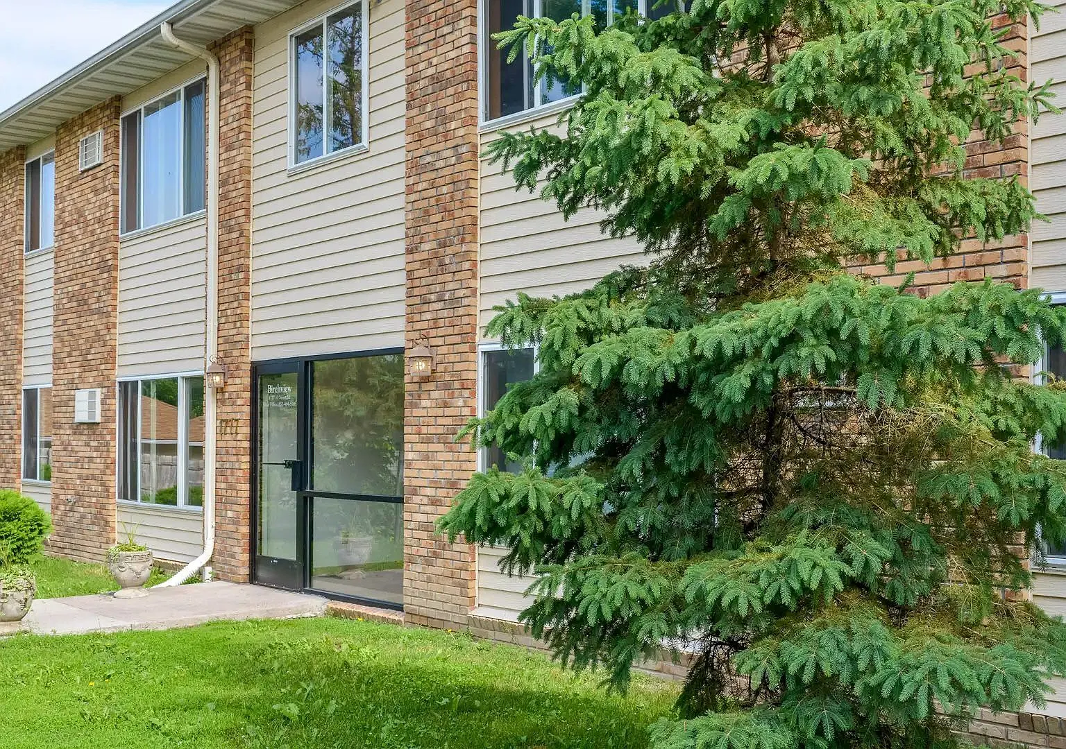 Birchview Apartments — Photo 2