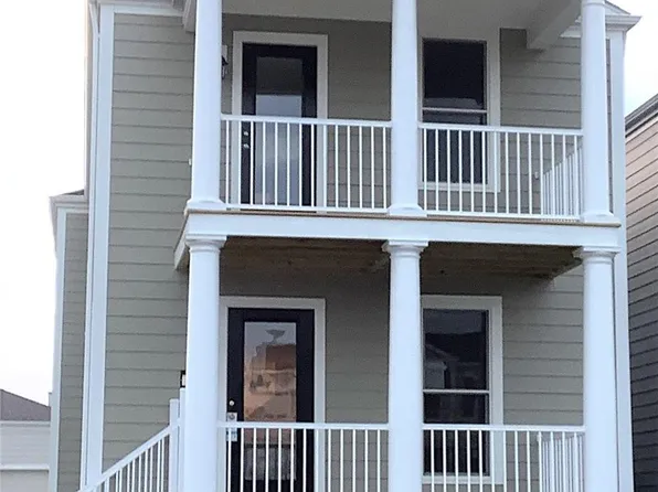 6136 New Town Dr, Saint Charles, MO 63301