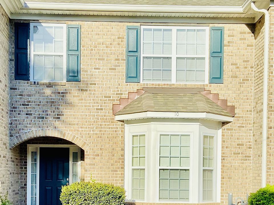 1st image of 10 Rutland Dr