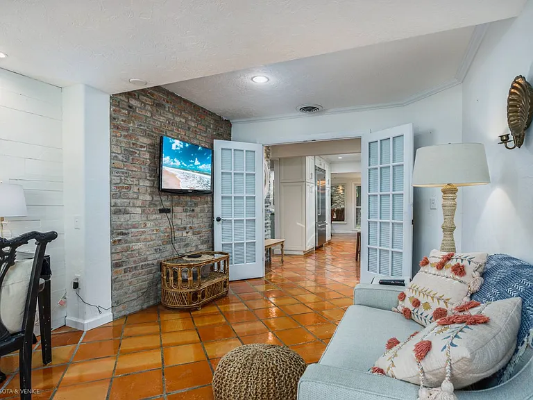 7510 Starfish Dr — Photo 13