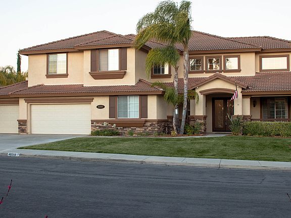 3rd image of 40268 Odessa Dr