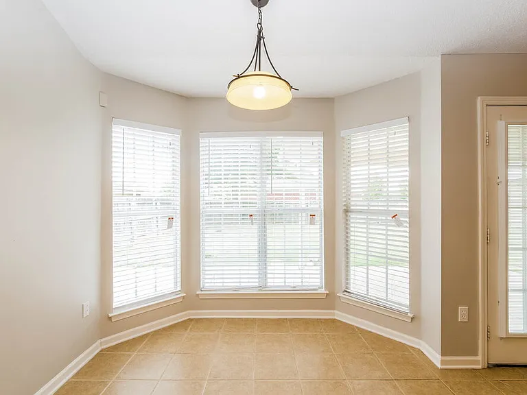 2717 Baird Dr — Photo 4
