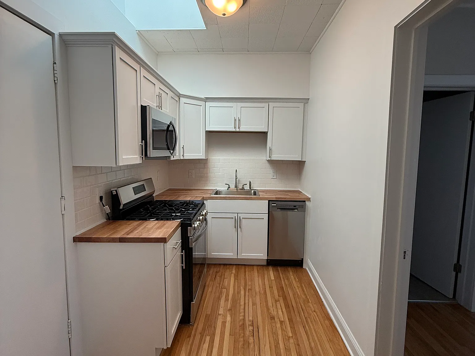 1 bed, $1,129 — Photo 1