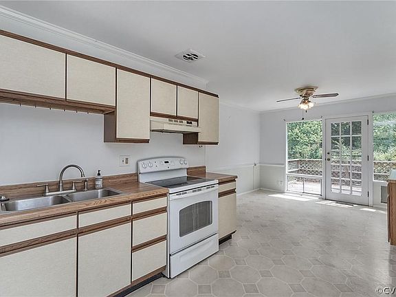 5th image of 8262 Ben Nevis Dr