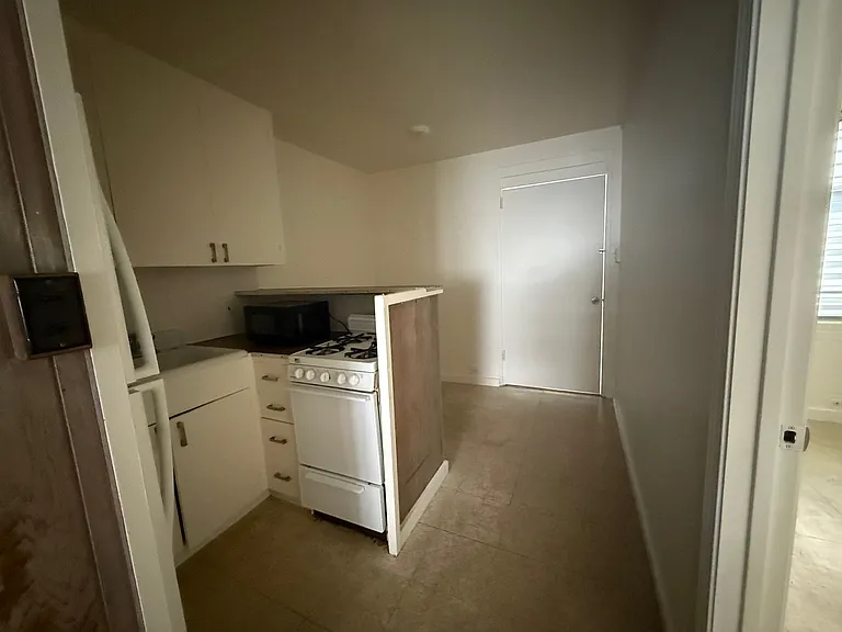 1415 Kinau St — Photo 4