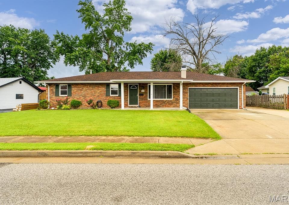 1st image of 2574 Stratford Ln