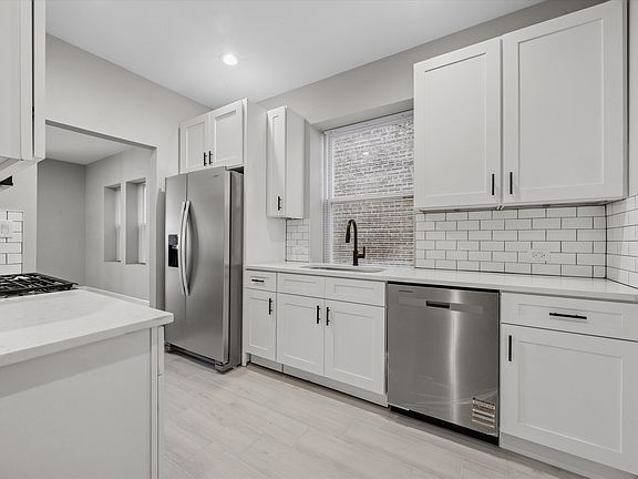 4th image of 8018 S Harvard Ave #1