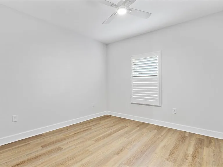 1903 W Bristol Ave #2 — Photo 12
