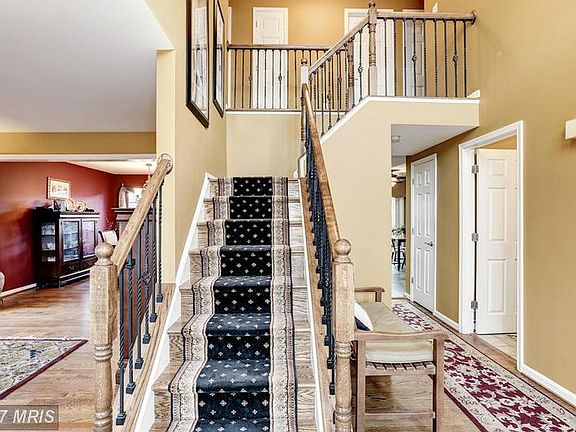 3rd image of 20912 Hollyberry Ct