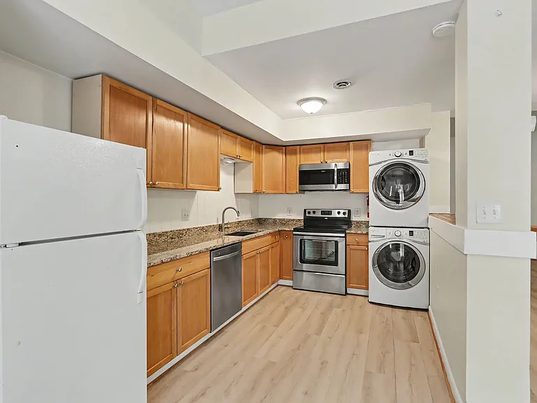 308 Patriot Ln #J — Photo 7