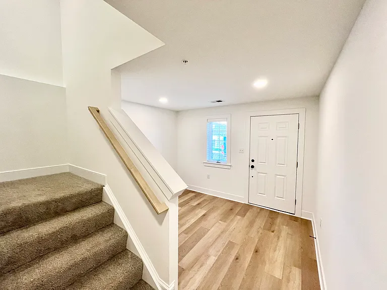 401 Cranford Way — Photo 22