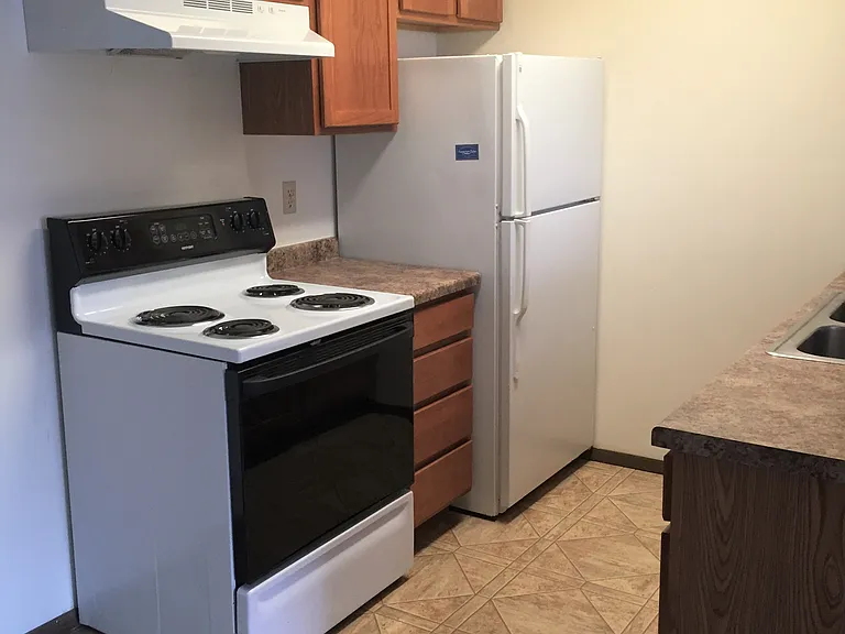 2302 Longyear Ave #13 — Photo 2