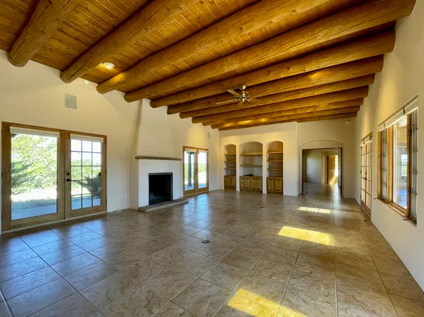 18 Cloud March E, Santa Fe, NM 87506