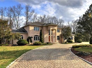 54 Putting Green Ln, Orange, CT 06477