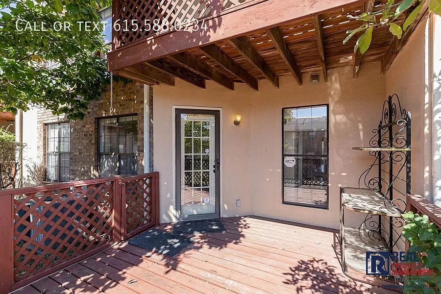 123 Villa View Ct