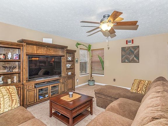5th image of 17026 Troy Ln