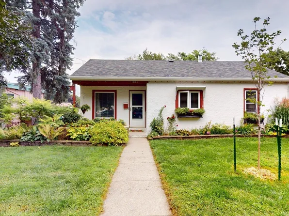 1044 Maple Dr, Mason City, IA 50401