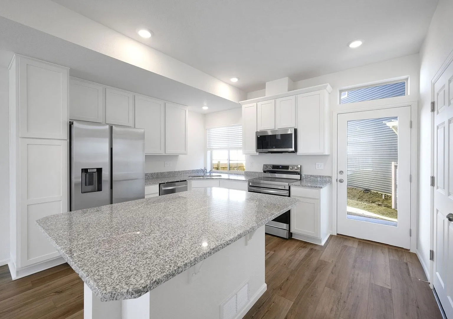 Charming 3BR House in Commerce City — Photo 4