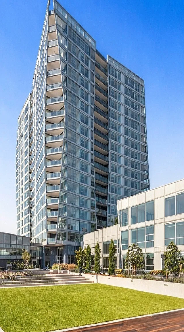 1 bed, 1.5 bath, 1025 sqft, $4,300 — Photo 3