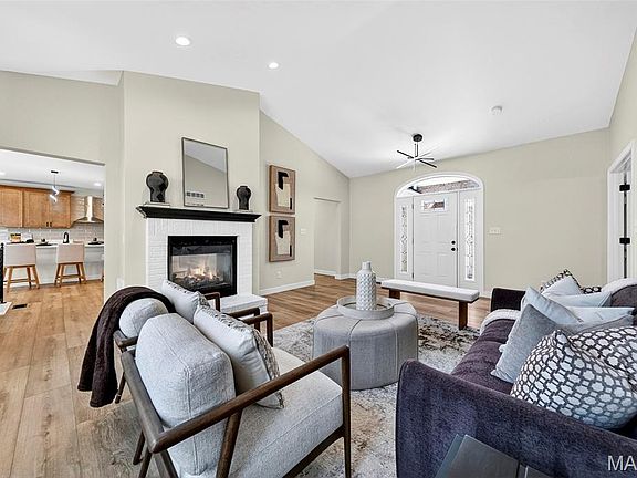 2nd image of 5033 Fischer Way
