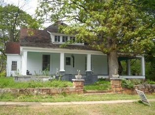 69 N Broad St, Bowman, GA 30624
