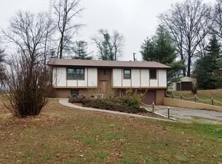 13446 E Game Farm Rd, Mount Vernon, IL 62864