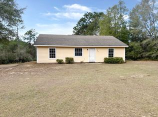 159 Michigan Ln, Defuniak Springs, FL 32433