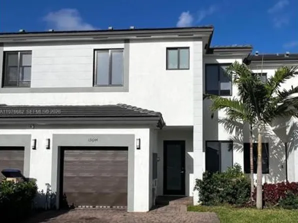 13644 SW 157th Ct, Miami, FL 33196