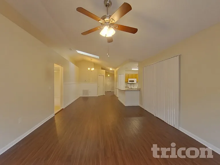 1268 Maximilian St — Photo 2