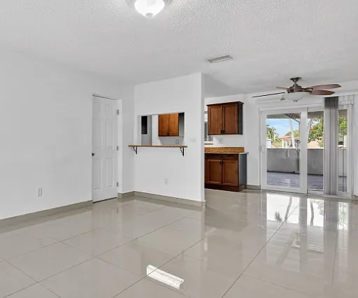 17001 NW 53rd Ct — Photo 3